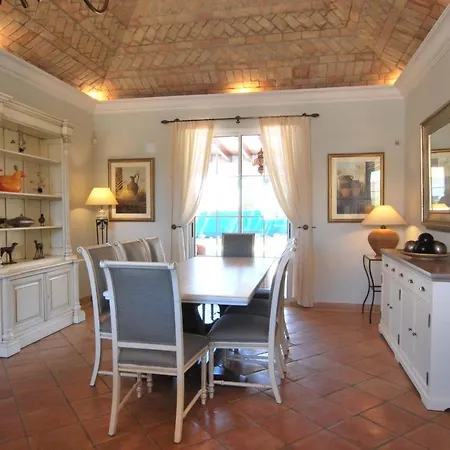 Vale Do Garrao Sleeps 10 Pool Air Con Wifi Вале-до-Лобо