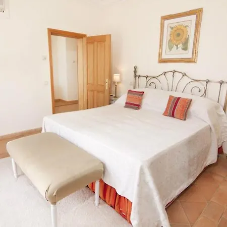 Vale Do Garrao Sleeps 10 Pool Air Con Wifi